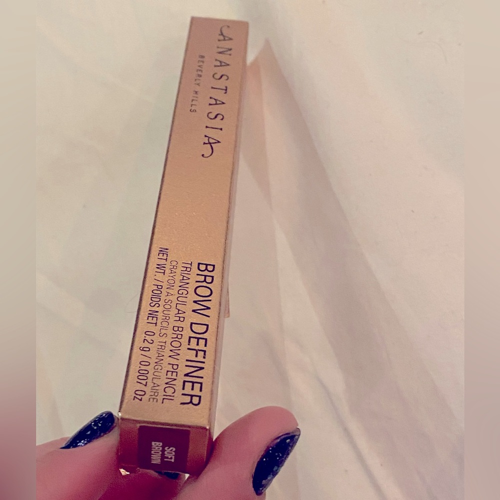 Brow Definer 3-in-1 Easy Define, Fill, & Detail Eyebrow Pencil - Soft Brown NIP